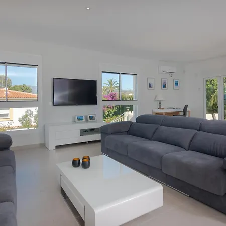 Near In With Heated Pool Villa Marbellac
